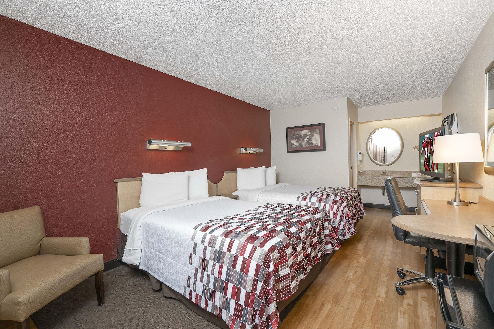 Red Roof Inn Louisville Expo Airport Buitenkant foto